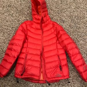 LL Bean Women’s 850 Down Jacket w/ hood
